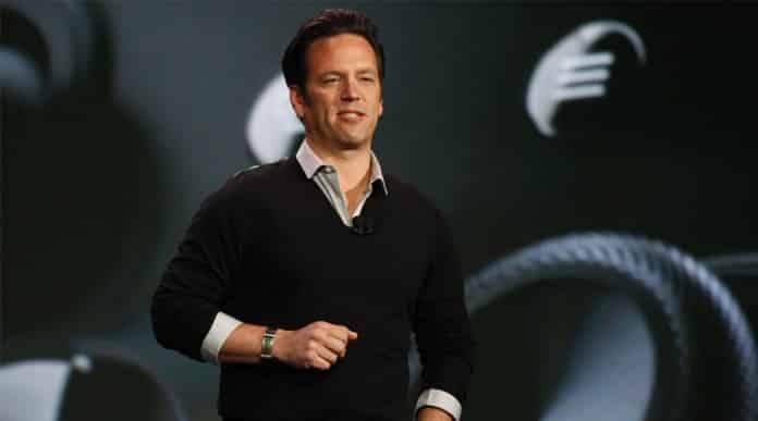 Phil Spencer prueba Gears 4