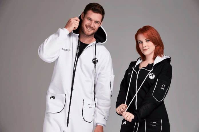 Imagen de Xbox Onesie en color blanco y negro